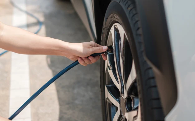 Nitrogen Tyre Filling Service in UAE for Better Tyre Performance