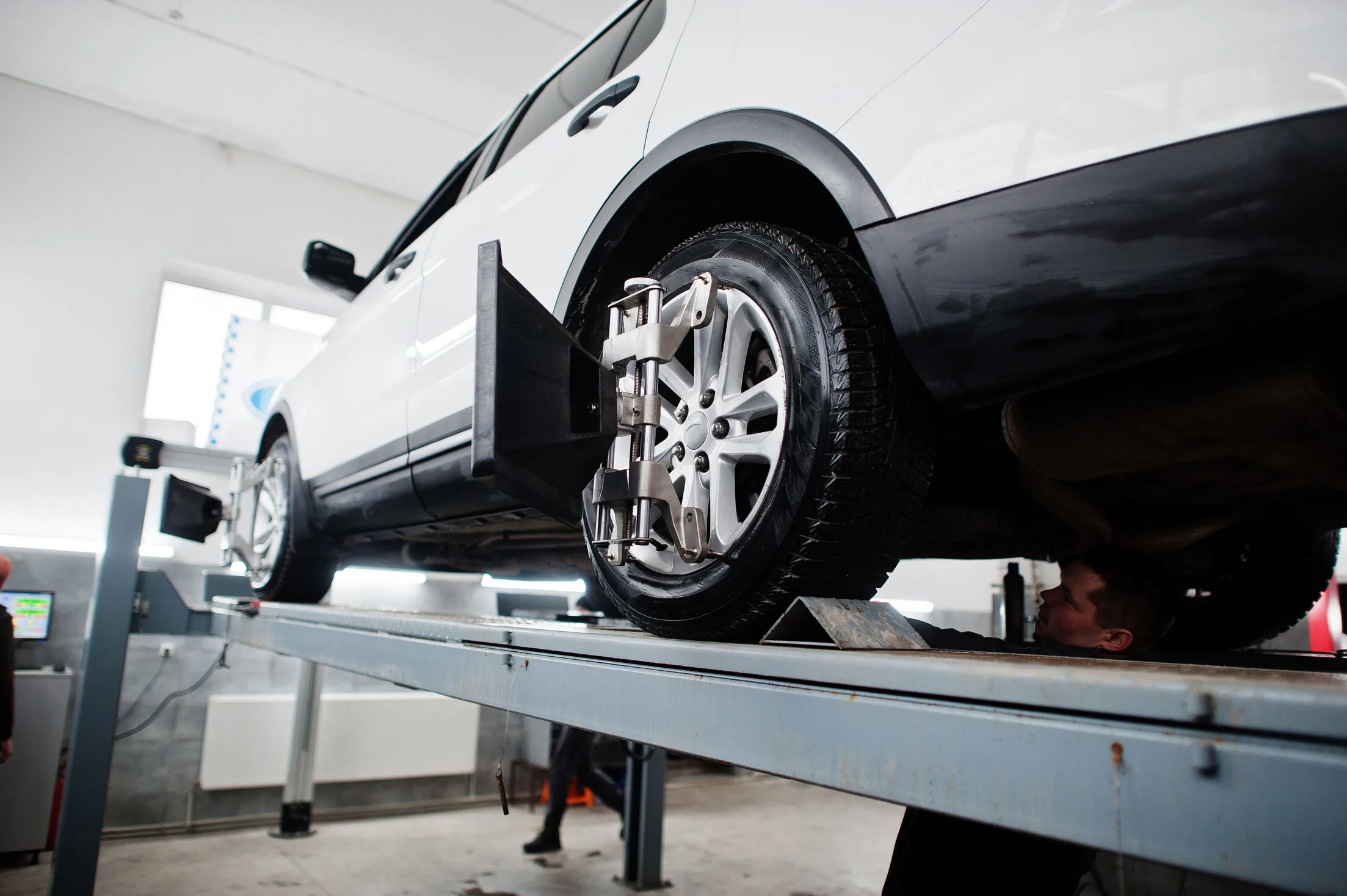 From Balance to Performance: Wheel Alignment and Digital Checks with Tire.ae