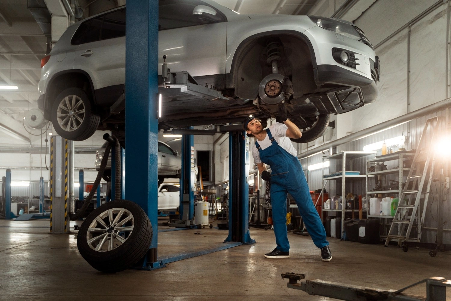 Service Packages vs. Pay-As-You-Go Repairs – Which Saves More Money?
