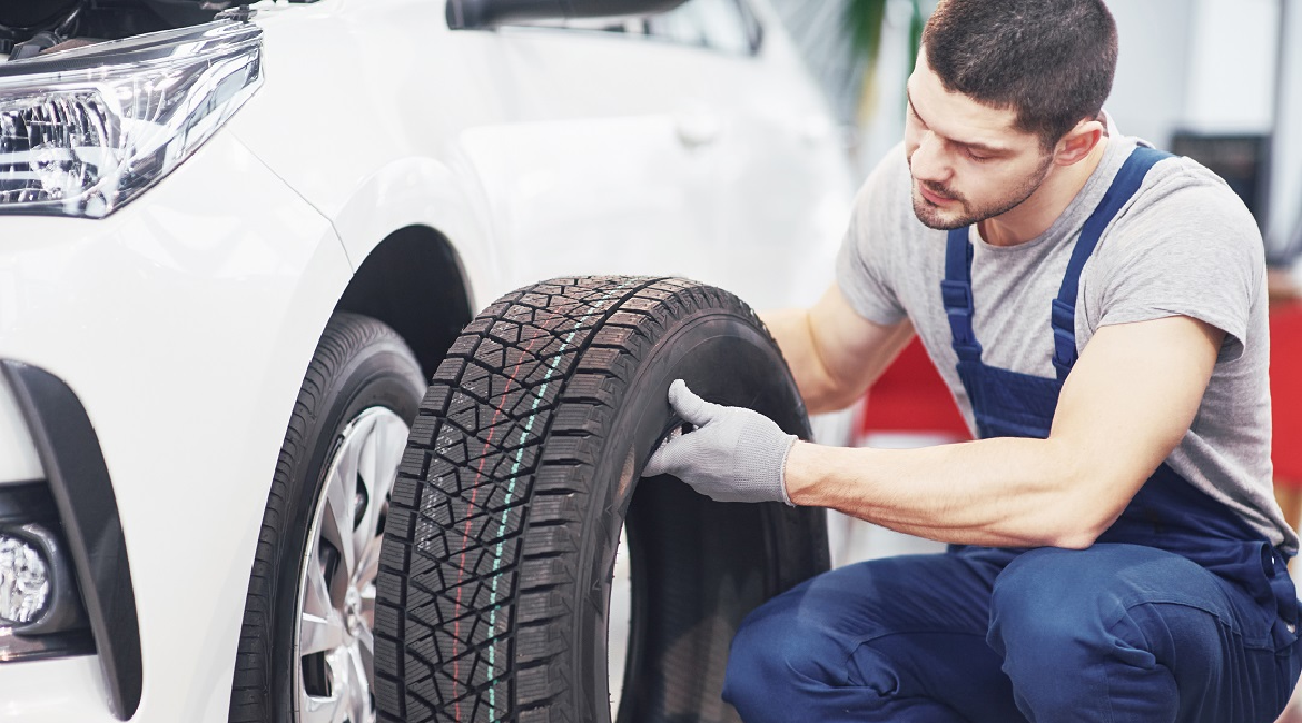 Performance Showdown: Pirelli vs. Dunlop Tire Comparison